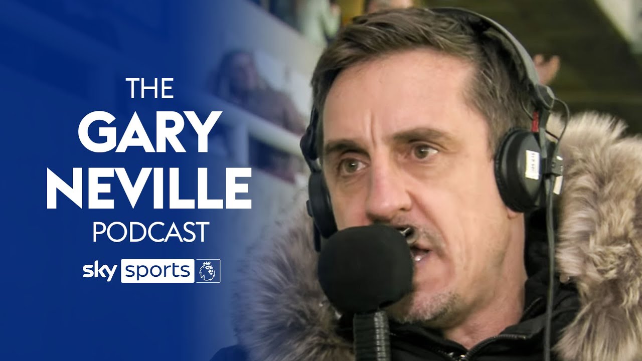  Gary Neville discusses Manchester United's defensive weaknesses on his podcast.
